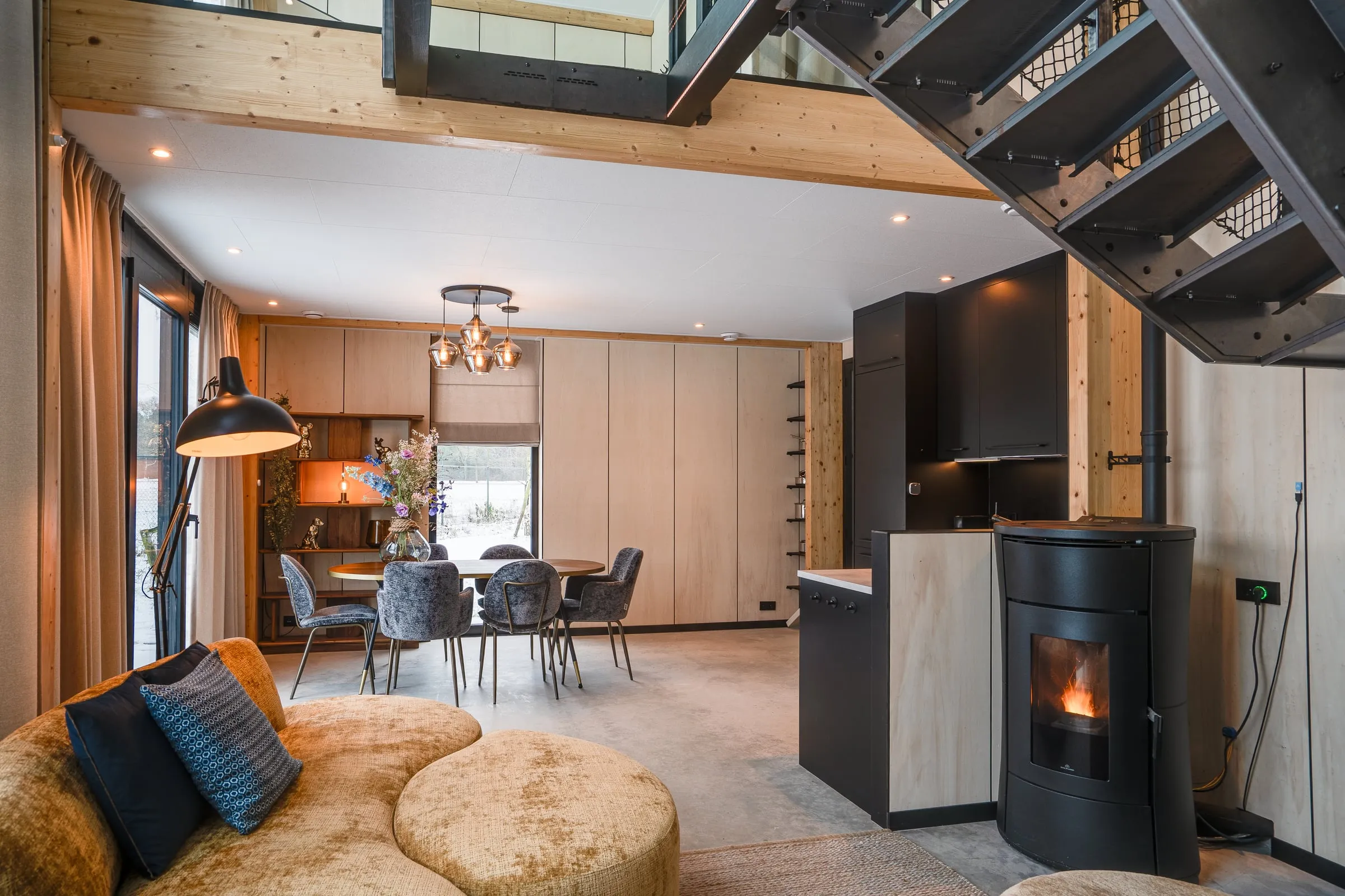 Modern kitchen with dining area